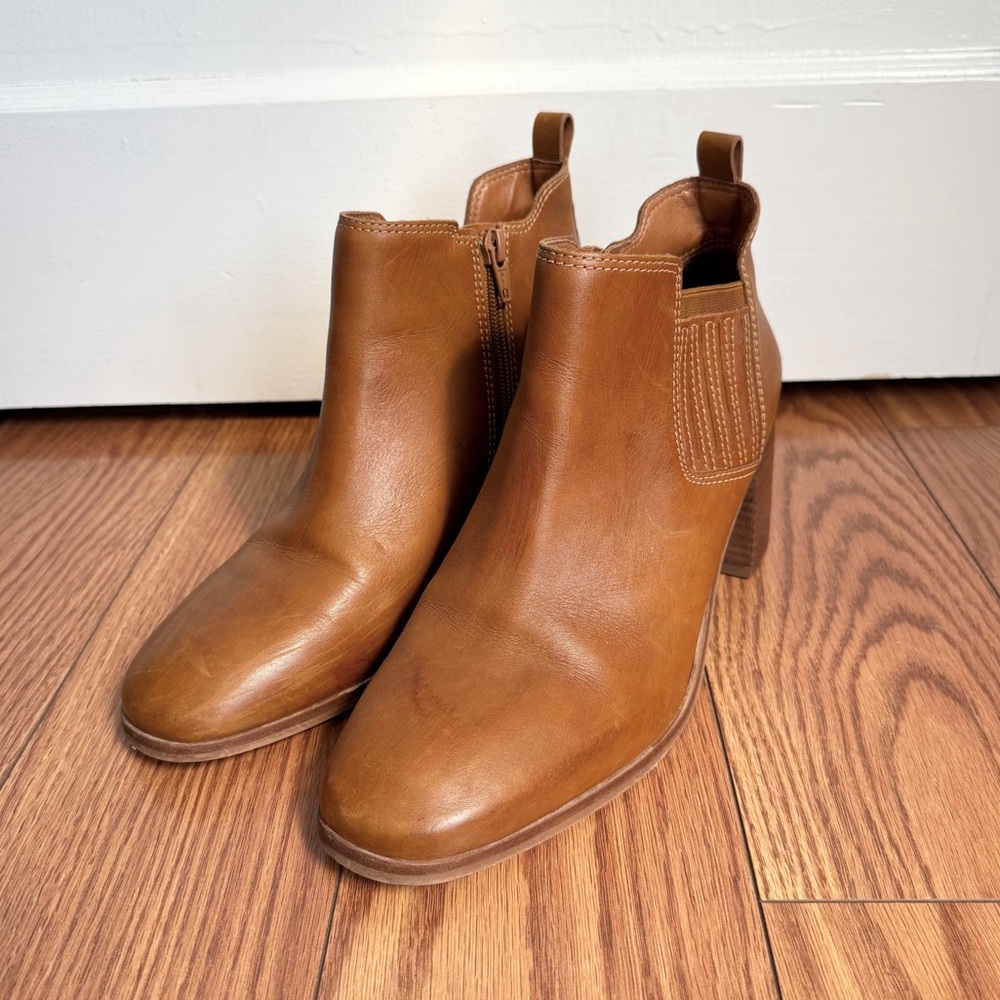 Lucky Brand Debruh Tan Ankle Boots